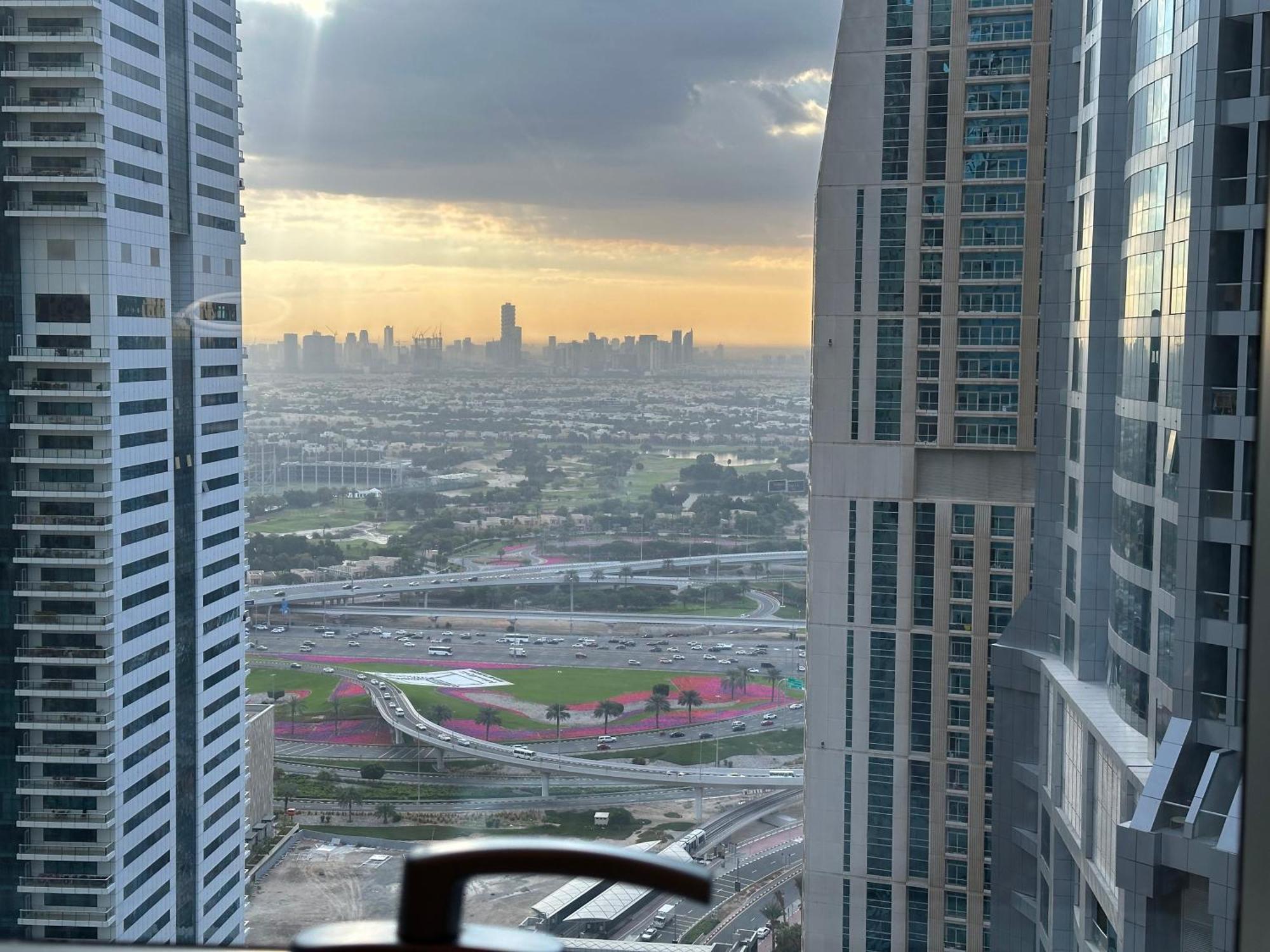 Super Host At Highest Residential Tower In The World, Private Rooms In A Shared Apartment Dubaj Zewnętrze zdjęcie